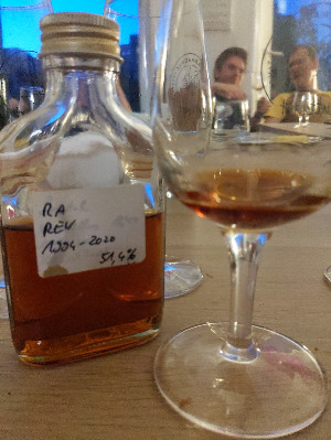 Photo of the rum Rum Artesanal Guyana Rum REV taken from user crazyforgoodbooze