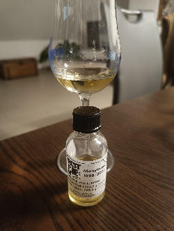 Photo of the rum Pure Single Jamaican Rum MMW taken from user Tim 