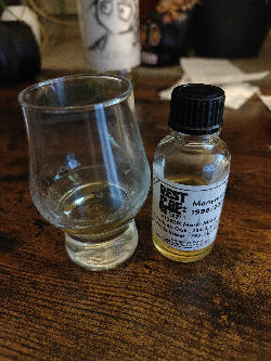 Photo of the rum Pure Single Jamaican Rum MMW taken from user Schnapsschuesse