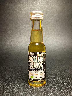 Photo of the rum Hooded Skunk Rum taken from user Lutz Lungershausen 