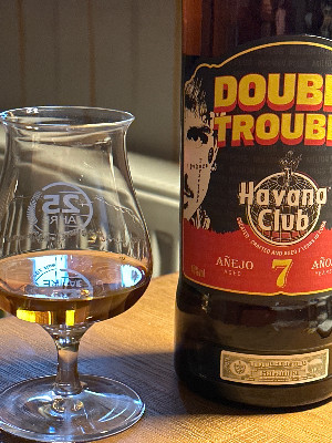 Photo of the rum 7 Años Double Trouble taken from user Volkmar Weber