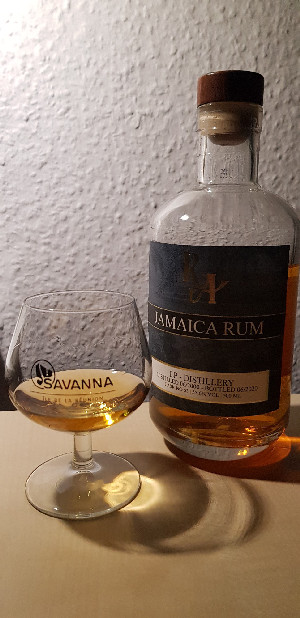 Photo of the rum Rum Artesanal Jamaica Rum VRW taken from user Werni