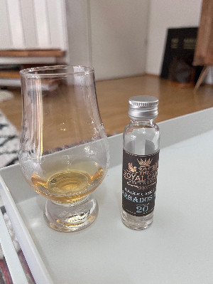 Photo of the rum The Royal Cane Cask Company Single Cask Rum taken from user Serge