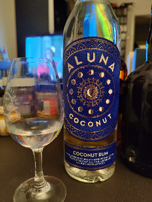 Photo of the rum Aluna Coconut Rum taken from user Gin & Bricks