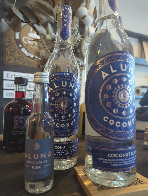 Photo of the rum Aluna Coconut Rum taken from user Ginger & Fred