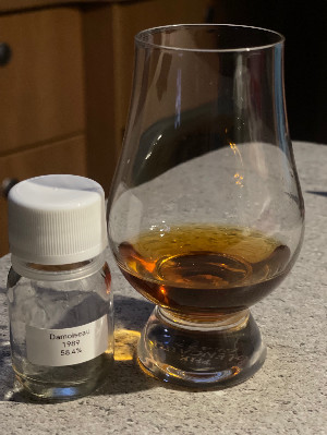 Photo of the rum 1989 taken from user Thunderbird