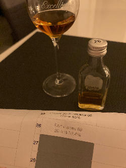 Photo of the rum 1989 taken from user TheRhumhoe