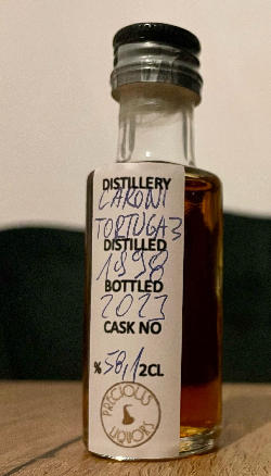 Photo of the rum Tortuga No. 3 (East Asia Whisky) taken from user Zucker und Zeste