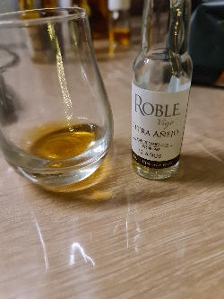 Photo of the rum Ron Roble Viejo Ultra Añejo taken from user Steffmaus🇩🇰