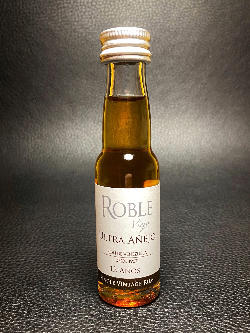 Photo of the rum Ron Roble Viejo Ultra Añejo taken from user Lutz Lungershausen 