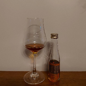 Photo of the rum 37th Release Heavy Trinidad Rum Guyana Stock HTR taken from user Maxence