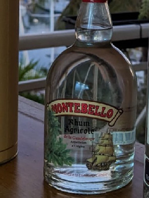Photo of the rum Montebello Blanc Winch taken from user crazyforgoodbooze