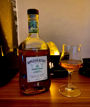 Photo of the rum Signature Single Estate Jamaica Rum taken from user Kamil Křenek