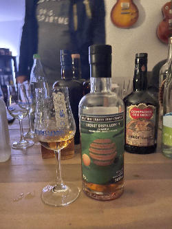 Photo of the rum Secret Distillery #1 taken from user Serge