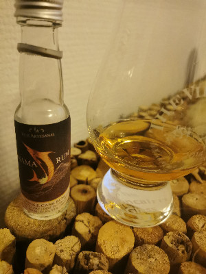 Photo of the rum Rum Artesanal Panama Rum taken from user Gregor 