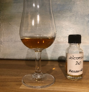 Photo of the rum Dictador 20 Years taken from user Mateusz