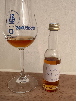 Photo of the rum Caroni 1997 taken from user Johannes