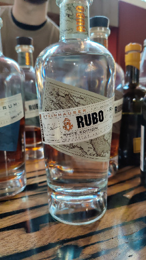 Photo of the rum Rubo White Edition (Small Batch) taken from user Gin & Bricks