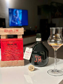 Photo of the rum La Dame Jeanne Numéro 2 taken from user Oli Hollister