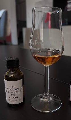 Photo of the rum La Dame Jeanne Numéro 2 taken from user Alex1981