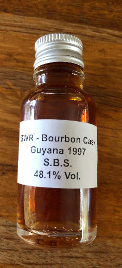 Photo of the rum S.B.S Guyana 1997 SWR taken from user cigares 