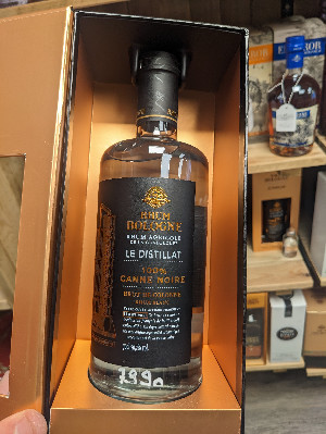 Photo of the rum Le Distillat (100% Canne Noire) taken from user crazyforgoodbooze