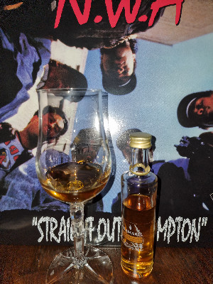 Photo of the rum Arrangé Mandarine taken from user BjörnNi 🥃
