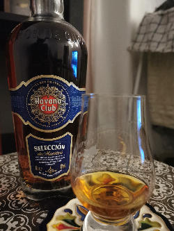 Photo of the rum Selección de Maestros taken from user Rumpalumpa