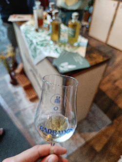 Photo of the rum Eminente Confrérie du Rhum x Excellence Rhum (Batch 1) taken from user Tim 