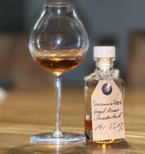 Photo of the rum Collection Grand Arôme Thunderstruck taken from user Thomas Wille