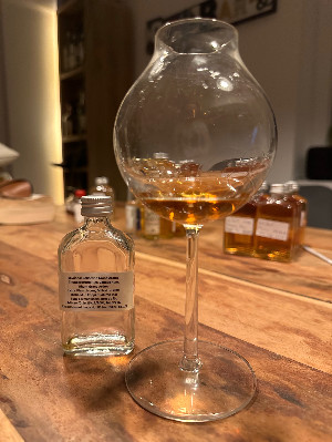 Photo of the rum Collection Grand Arôme Thunderstruck taken from user Oliver