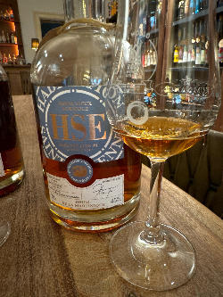 Photo of the rum HSE Parcellaire #1 Canne d’Or VO taken from user Andi