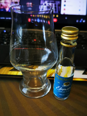 Photo of the rum Rum Artesanal Elements Burke‘s Jamaica Rum taken from user Kevin Sorensen 🇩🇰