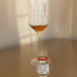 Photo of the rum Unshared Cask for France (LMDW) taken from user raphael galak