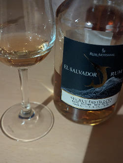 Photo of the rum Rum Artesanal El Salvador Rum taken from user Christian Rudt