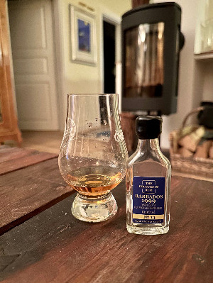 Photo of the rum Barbados No. 13 taken from user Oliver