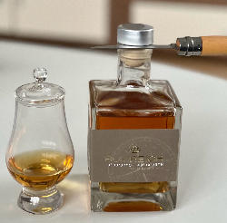Photo of the rum  taken from user Thunderbird