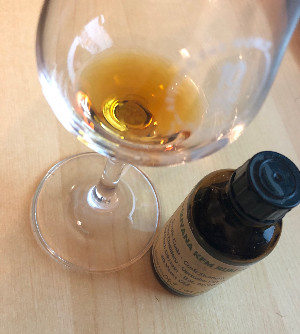 Photo of the rum Flensburg Rum Company Guyana (Kirsch Whisky) KFM taken from user DosenZorn