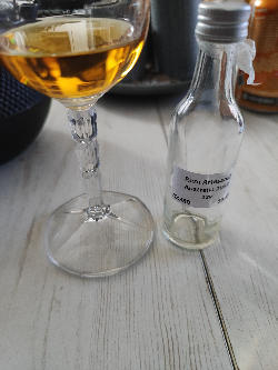 Photo of the rum Rum Artesanal Australia Rum Inner Circle MAIC10 taken from user BjörnNi 🥃