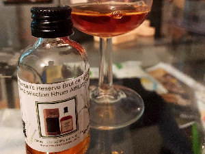 Photo of the rum Chairman‘s Reserve Master‘s Selection (Rhum Attitude) taken from user Rowald Sweet Empire