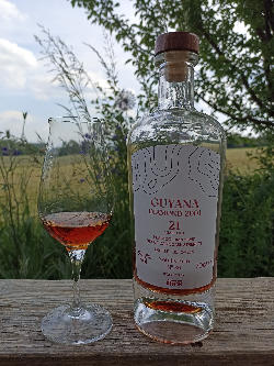 Photo of the rum No. 26 Selected by Salon du Rhum SWR taken from user Boletus