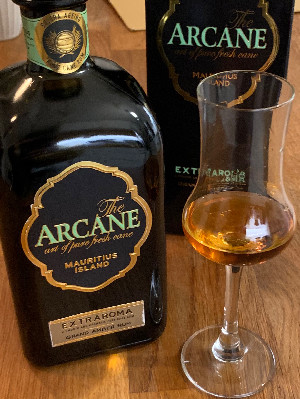 Photo of the rum Arcane Extraroma Grand Amber taken from user Sylvain44