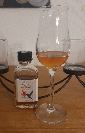 Photo of the rum HSE Cuvée Caribaea Rhum Vieux Agricole VO taken from user Alexander Rasch
