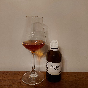 Photo of the rum Rum Artesanal Jamaica Rum EMB taken from user Maxence