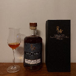 Photo of the rum Rum Artesanal Jamaica Rum EMB taken from user Maxence