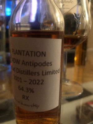 Photo of the rum Plantation Single Cask Trinidad 21 ans 2001 Antipodes taken from user Tschusikowsky