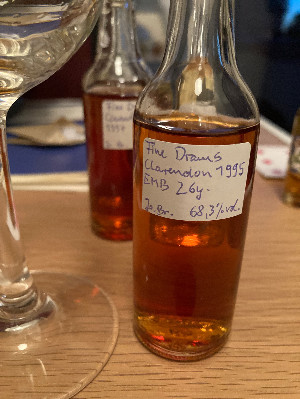 Photo of the rum Fine Old Jamaican Rum (Aficionados) EMB taken from user Johannes