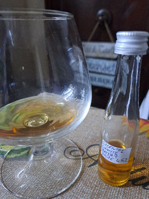 Photo of the rum Rhum Agricole Extra Vieux taken from user Émile Shevek