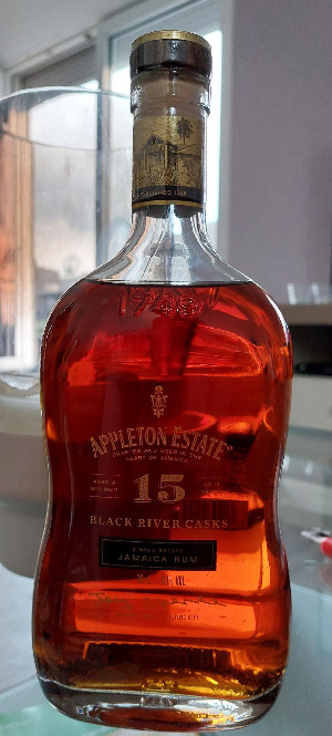 Photo of the rum 15 Years Black River Casks taken from user Michael Schillheim