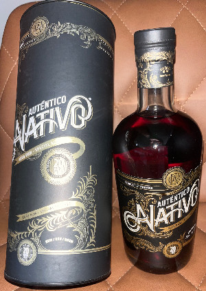 Photo of the rum Auténtico Nativo 20 Años taken from user BTHHo 🥃